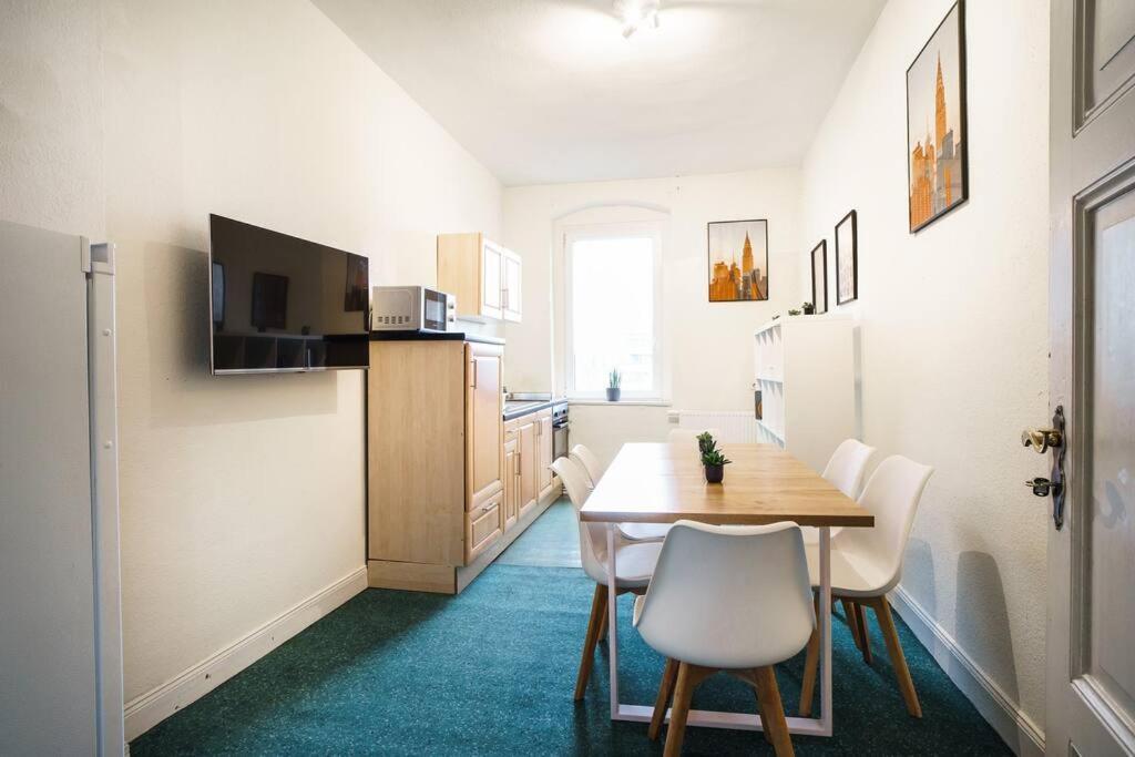 B23 Monteure I Teams I 3-zimmer I Netflix I Premiumbettwaesche I Zentral Apartment